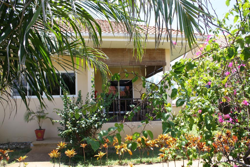 Ao Thai Resort Sathing Phra Esterno foto